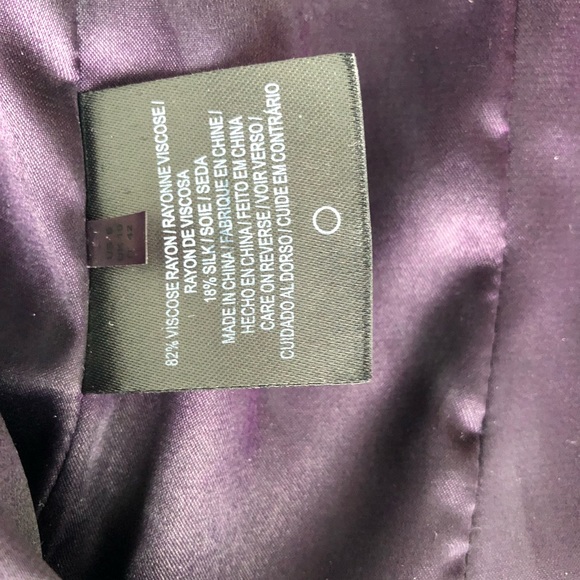 🔥Host Pick🔥 Romantic silk velvet Elie Tahari jacket - Picture 4 of 4